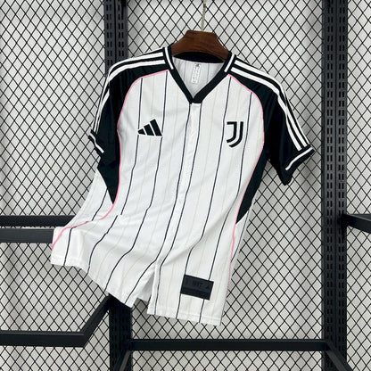 Juventus Especial US Pack 25/26